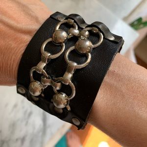 ROME - USA cuff leather